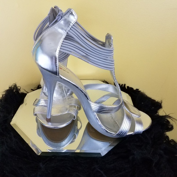 🔥 FREE with Any Purchase-Closet Clear Out🔥 - Picture 3 of 8